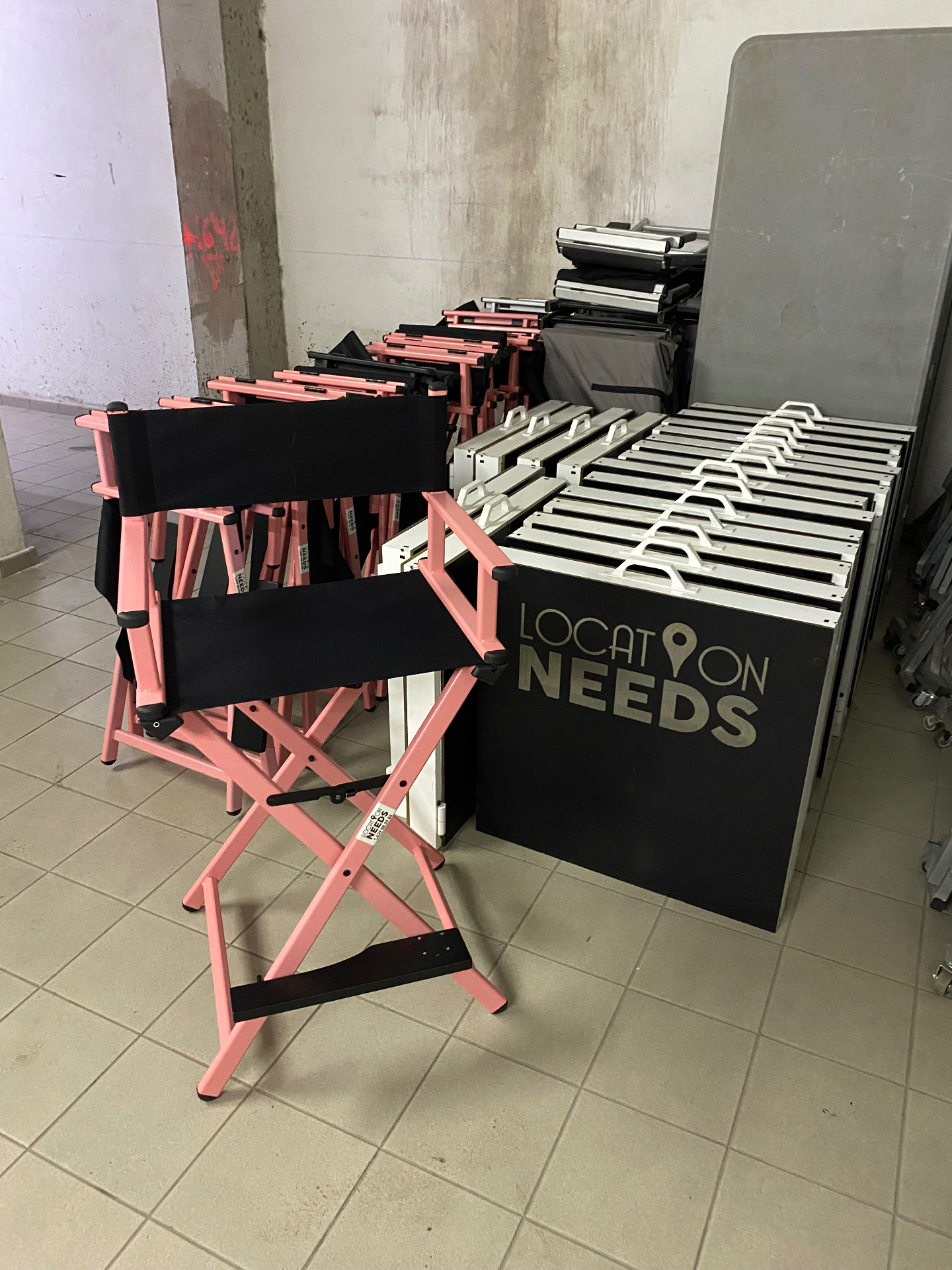 Nave industrial con tarima para rodaje